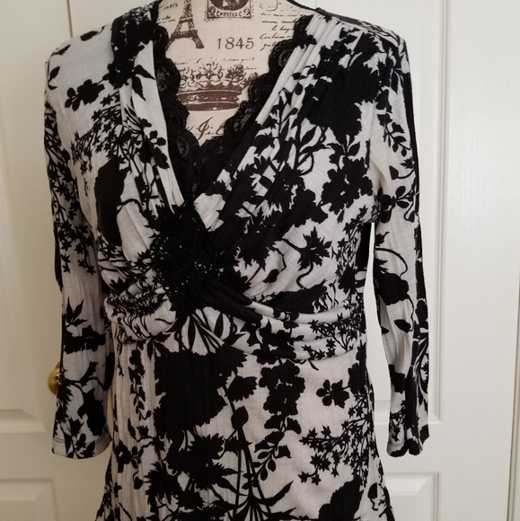 Black/Off White Tunic - Picture 1 of 7